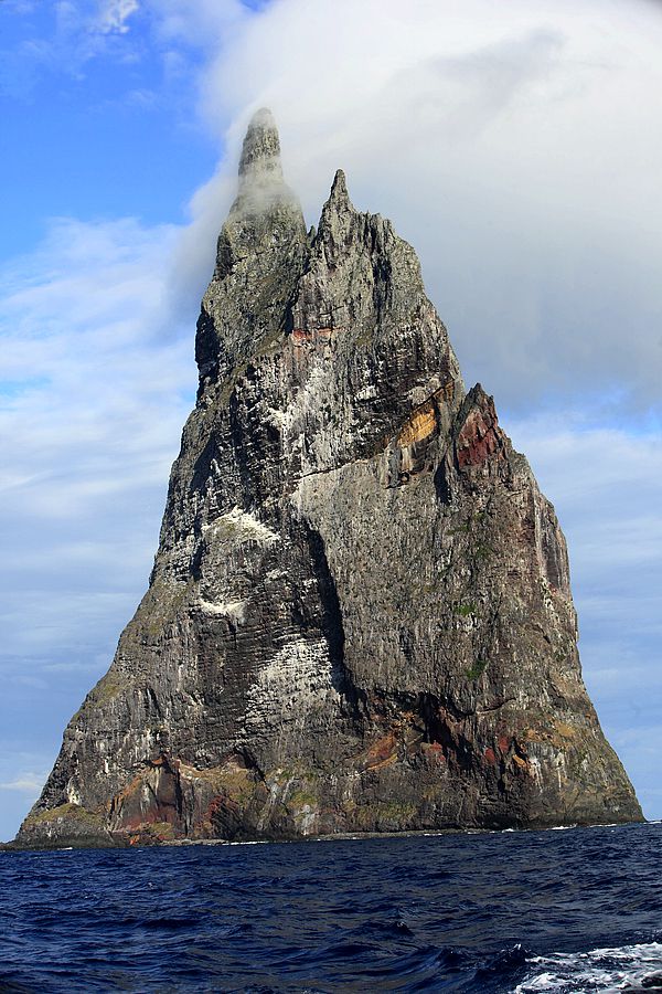 Острова Лорд-Хау и Болс-Пирамид