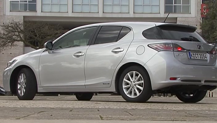 Lexus CT200h  