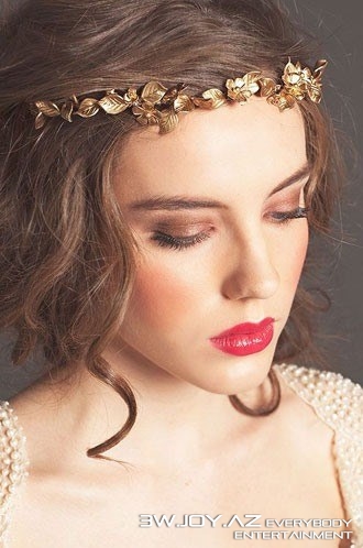 Saçlarınıza romantik toxunuşlar Saçlarınıza romantik toxunuşlar