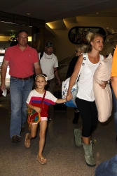 Britney-Spears-At-Louis-Armstrong-Airport-In-New-Orleans%2C-June-2-2013-11duj1n7co.jpg