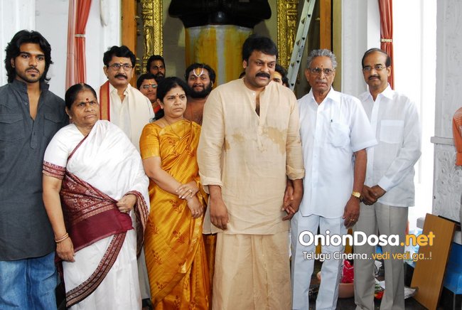 Chiranjeevi at Filmnagar Temple017.jpg