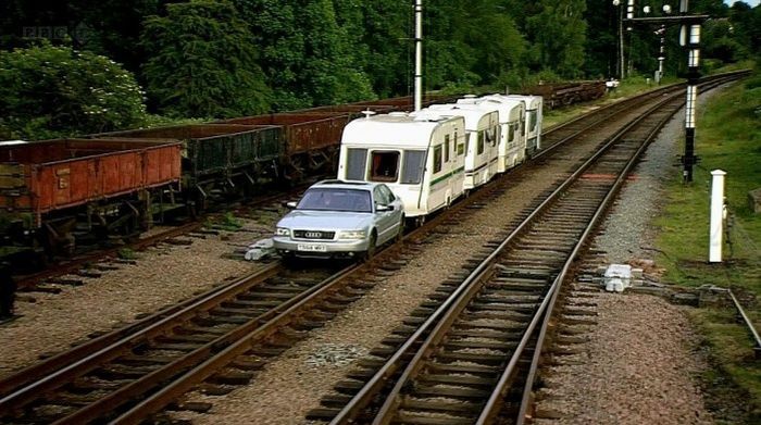 051.jpg