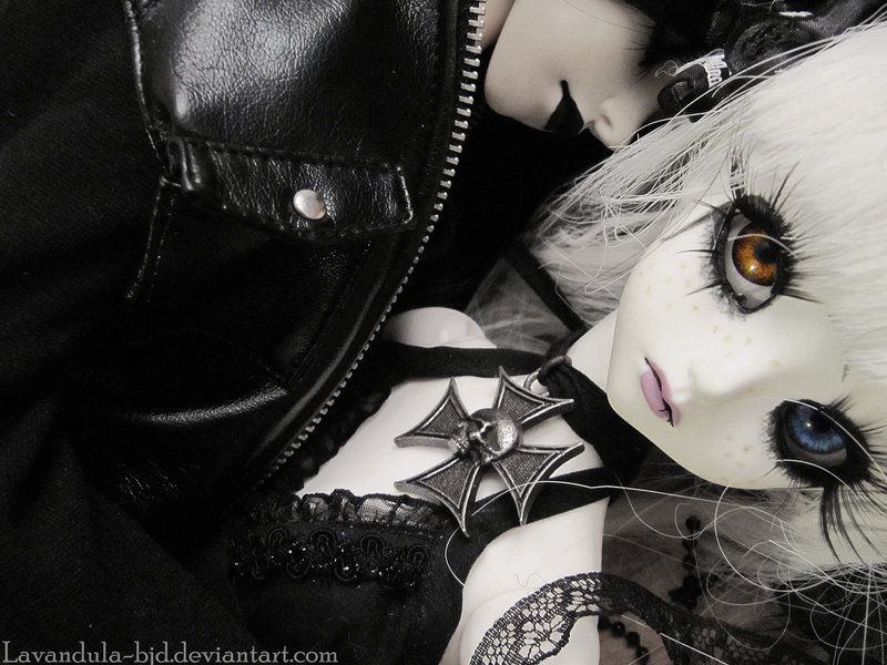 vampire__s_kiss_by_lavandula_bjd-d474se3.jpg