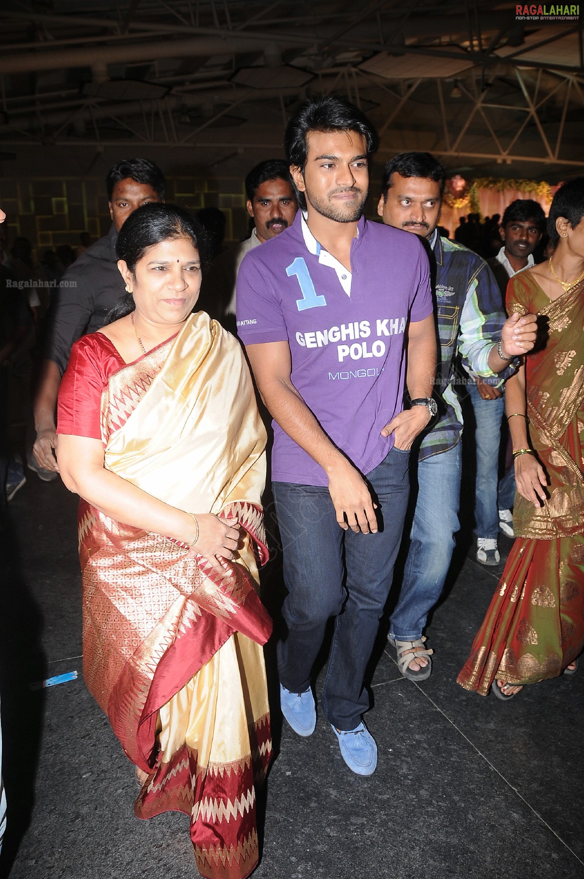 puri-jagannath-daughter-pavithra-saree-function131.jpg