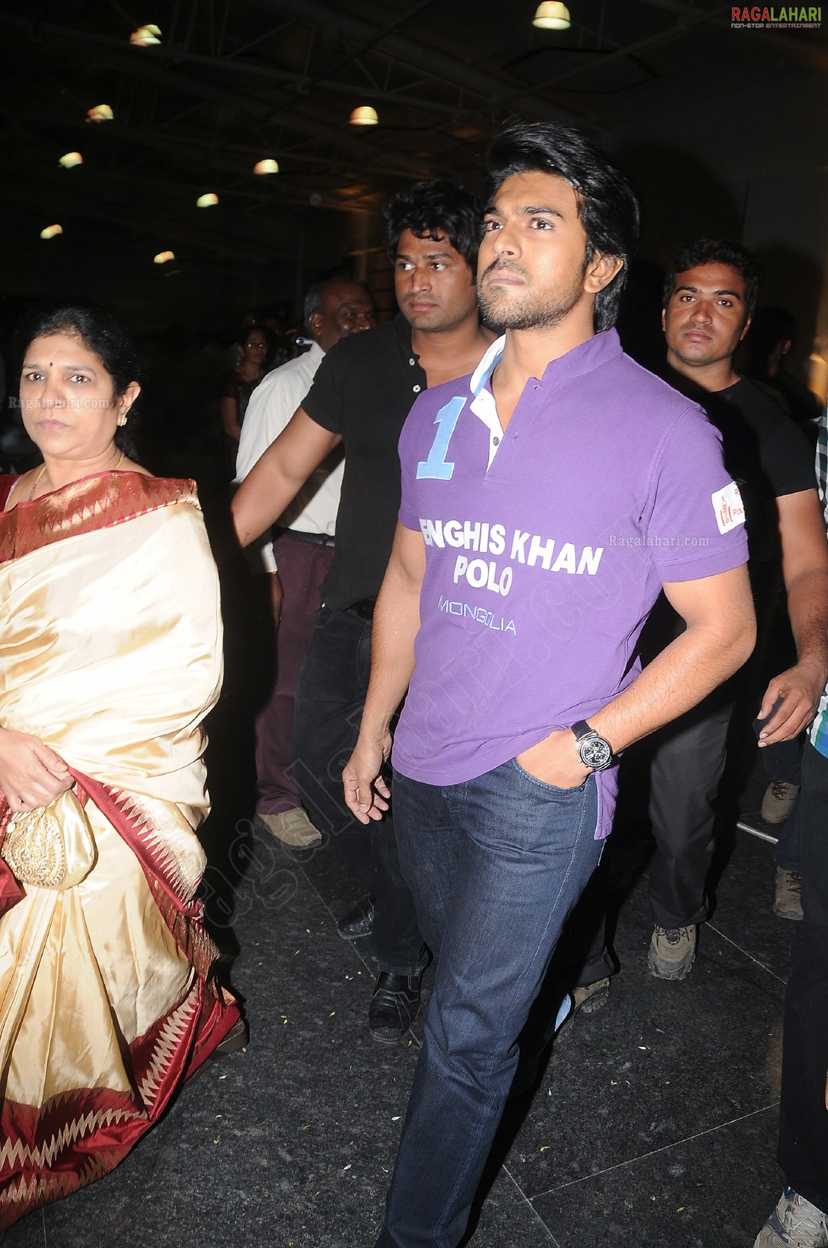 puri-jagannath-daughter-pavithra-saree-function124.jpg