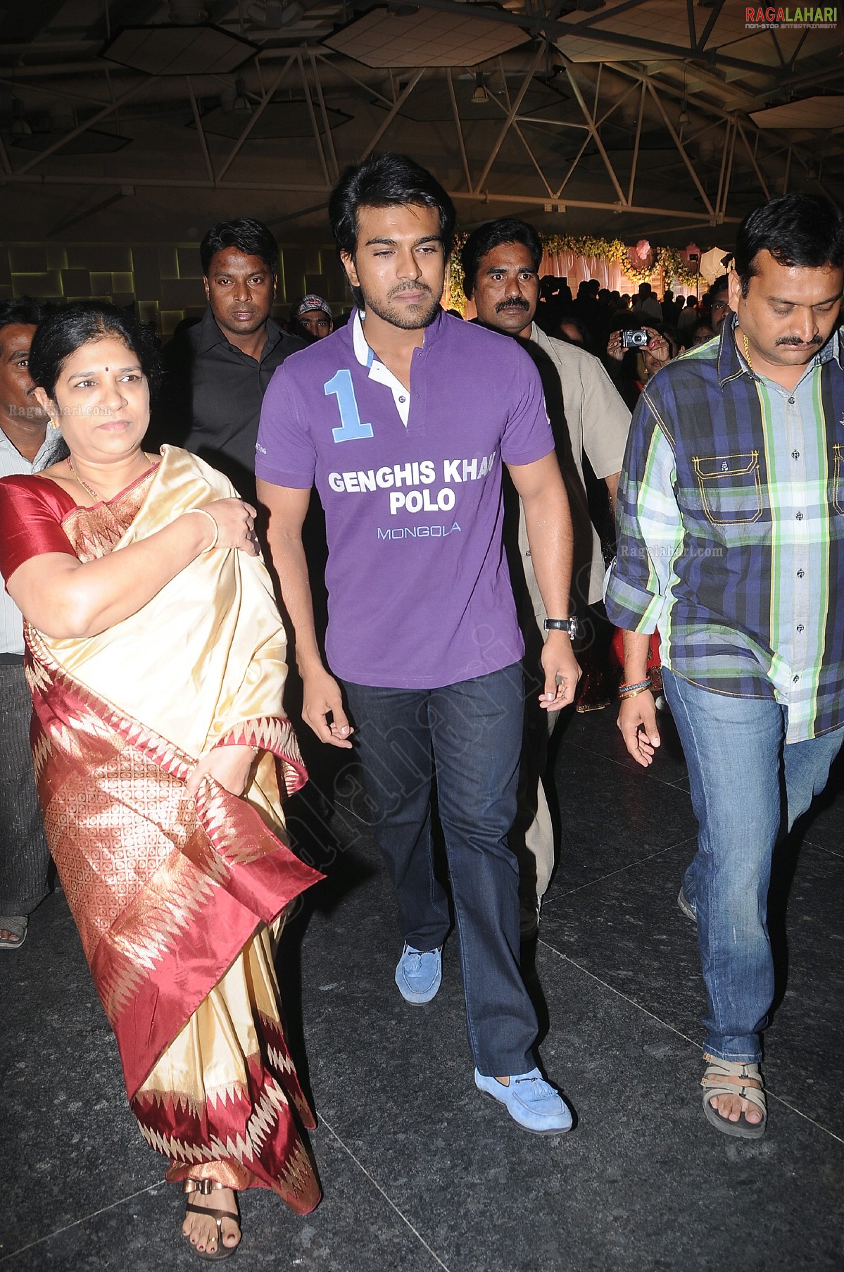 puri-jagannath-daughter-pavithra-saree-function130.jpg