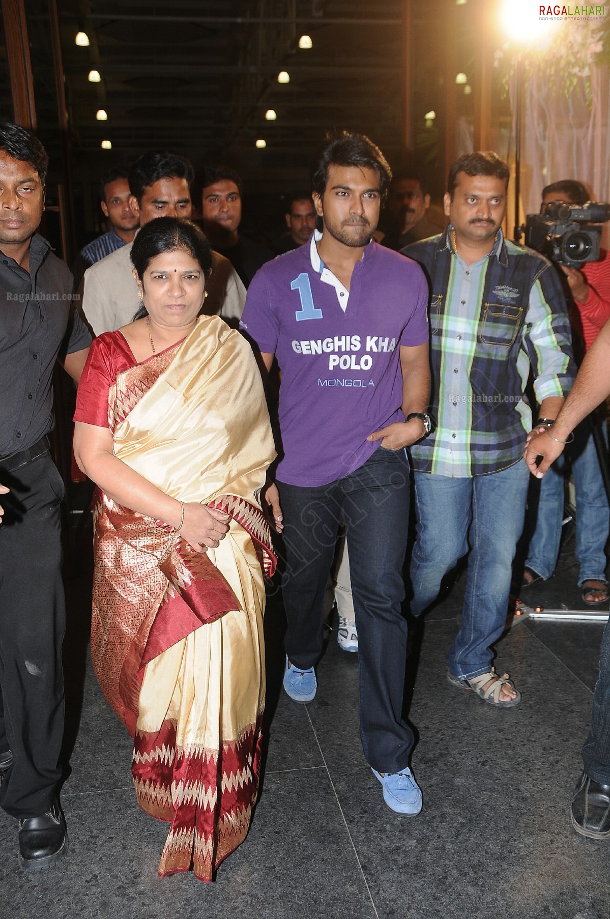 puri-jagannath-daughter-pavithra-saree-function132.jpg