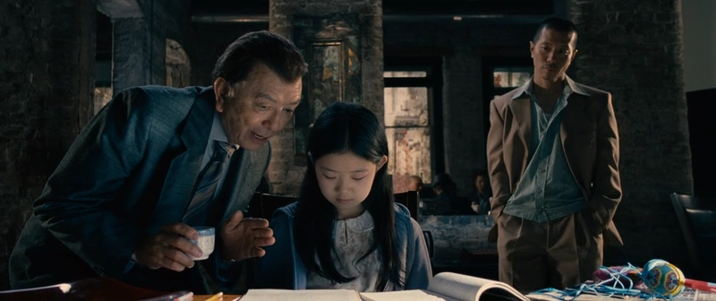 Safe (BDRip 800x336 x264 AAC).mp4_snapshot_00.18.09_[2012.06.17_12.41.41].png