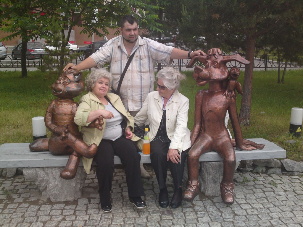 13062012408 девчёнки Хабаровска.jpg
