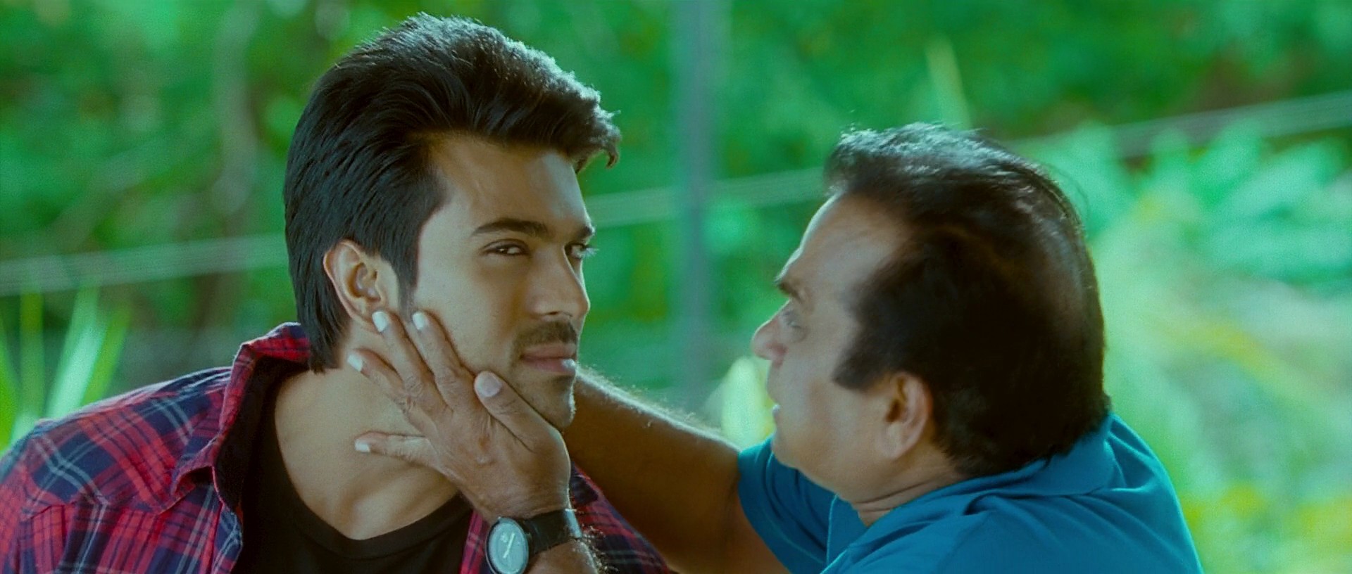 Naayak - Blu-Ray - 1080p - x264 - DTS - [DDR].mkv (0_22_02) 000683.jpg