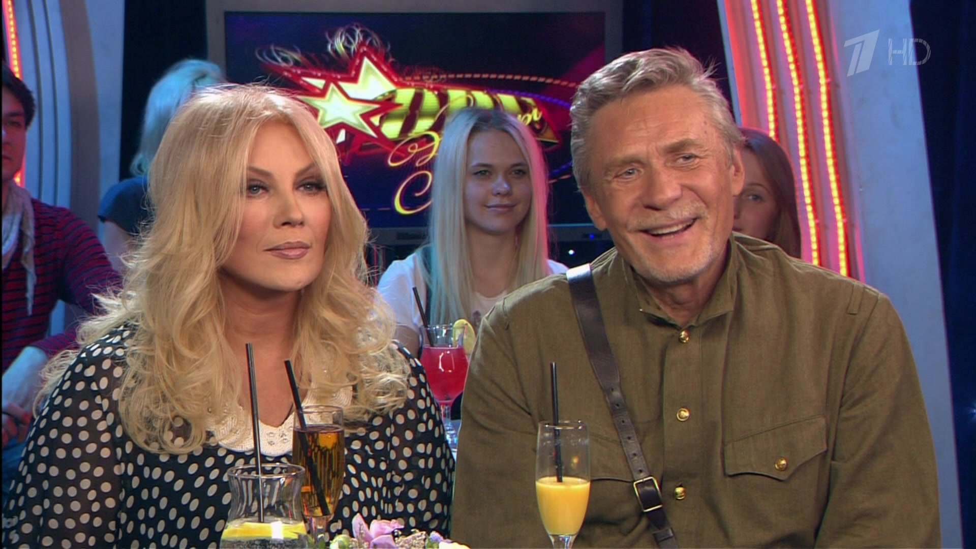 Таисия Повалий и Александр Михайлов - Смуглянка (2013) 089.png