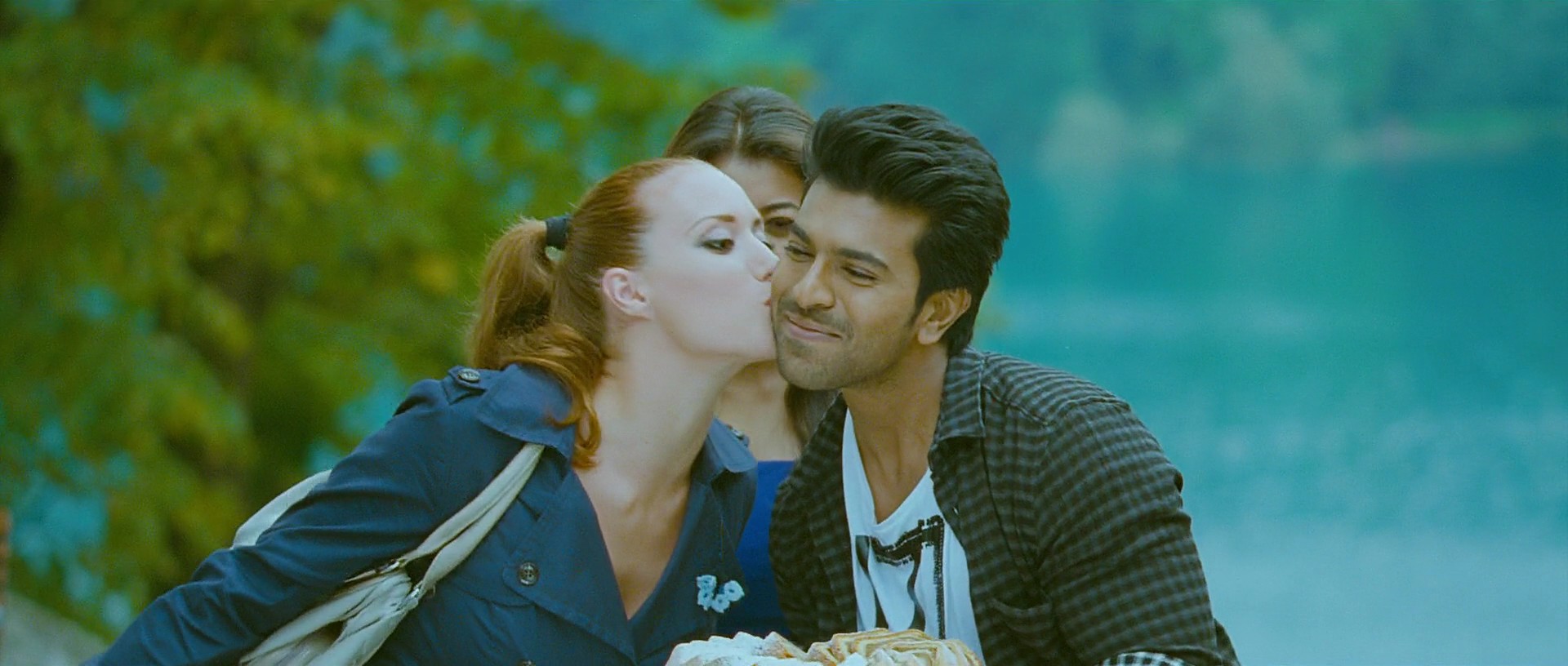 Naayak - Blu-Ray - 1080p - x264 - DTS - [DDR].mkv (0_50_41) 001112.jpg