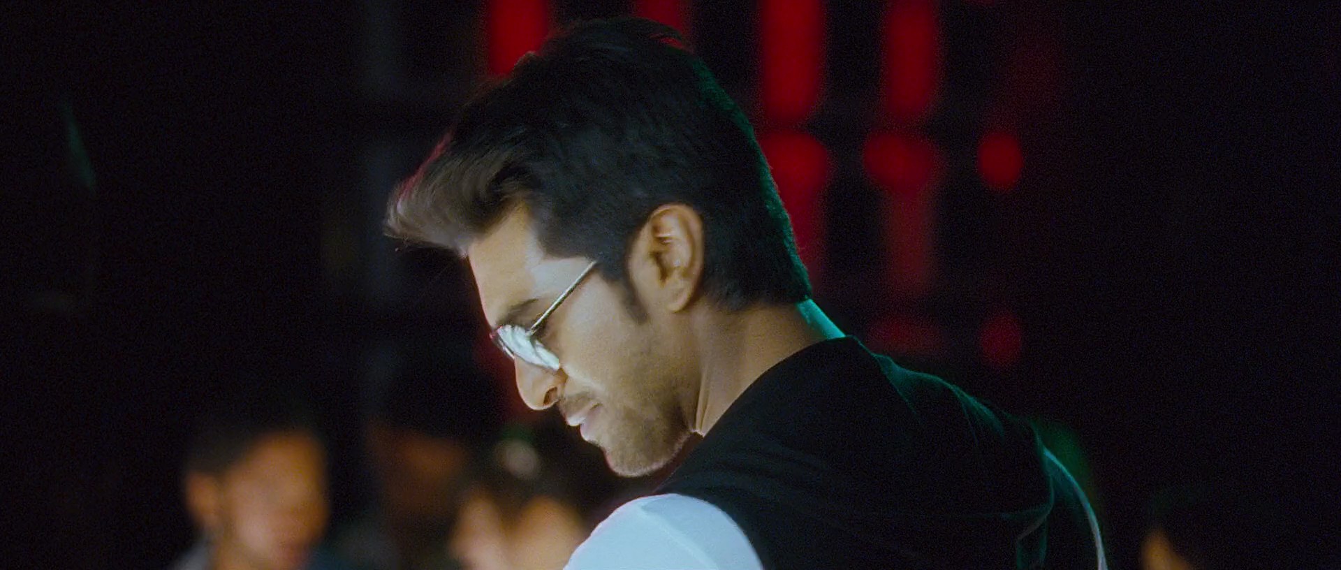Naayak - Blu-Ray - 1080p - x264 - DTS - [DDR].mkv (0_14_34) 000495.jpg