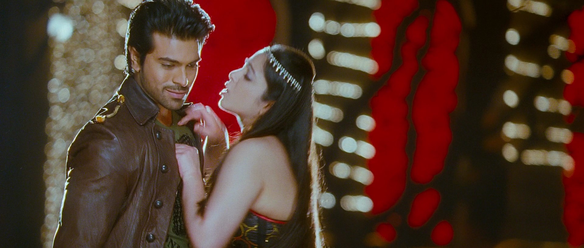 Naayak - Blu-Ray - 1080p - x264 - DTS - [DDR].mkv (2_05_36) 001598.jpg
