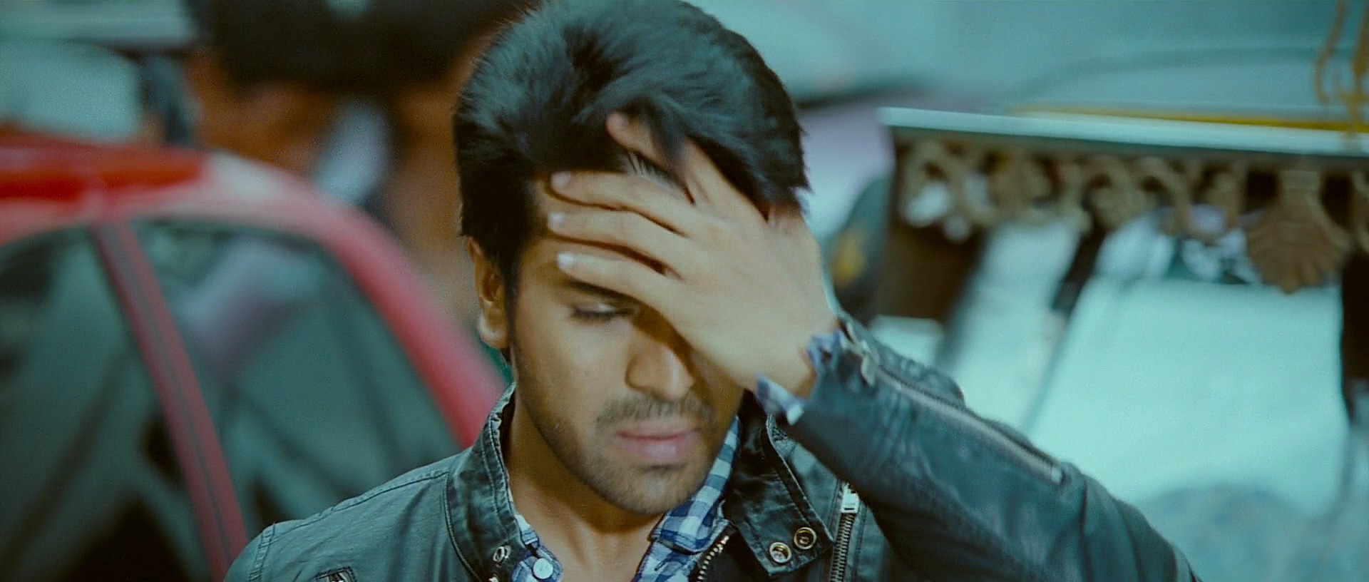 Naayak - Blu-Ray - 1080p - x264 - DTS - [DDR].mkv (0_52_02) 001135.jpg