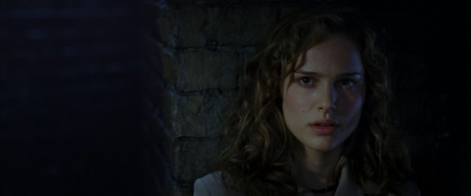 V.for.Vendetta.2005.1080p.BluRay.RusEngDTS.HDCLUB.mkv_snapshot_00.08.24_[2013.11.11_01.40.46].png