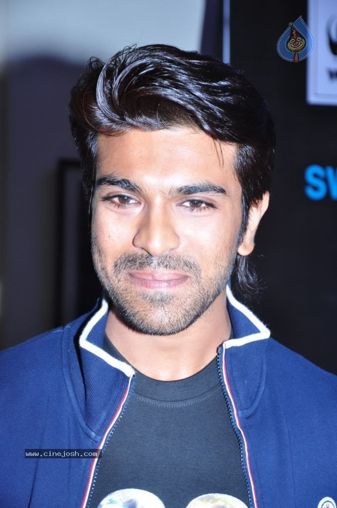 ram_charan_at_earth_hour_2014_event_0703140754_0104.jpg