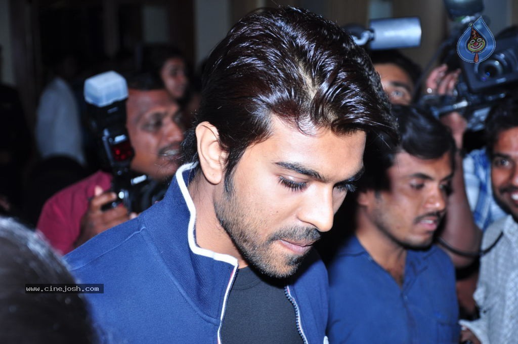 ram_charan_at_earth_hour_2014_event_0703140754_0070.jpg