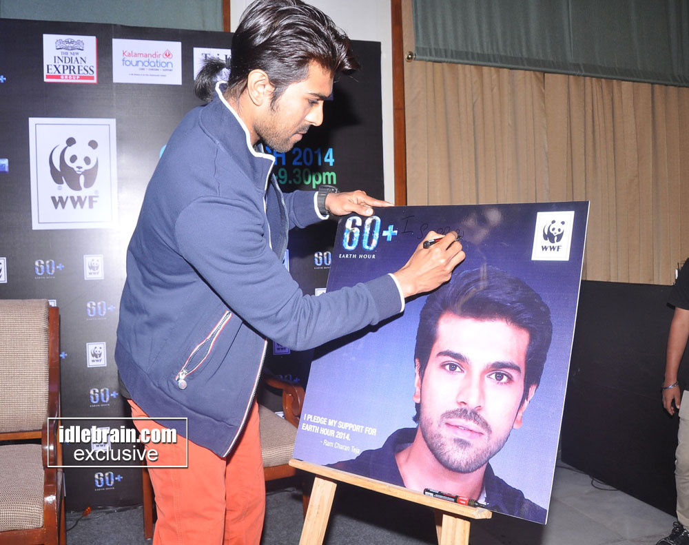 pressmeet-60+earthhour16.jpg