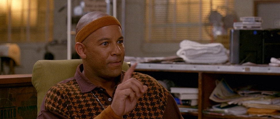 Dodgeball.A.True Underdog.Story.2004.BDRip-AVC.Fredd Kruger.mkv_snapshot_00.16.13_[2014.04.03_12.57.