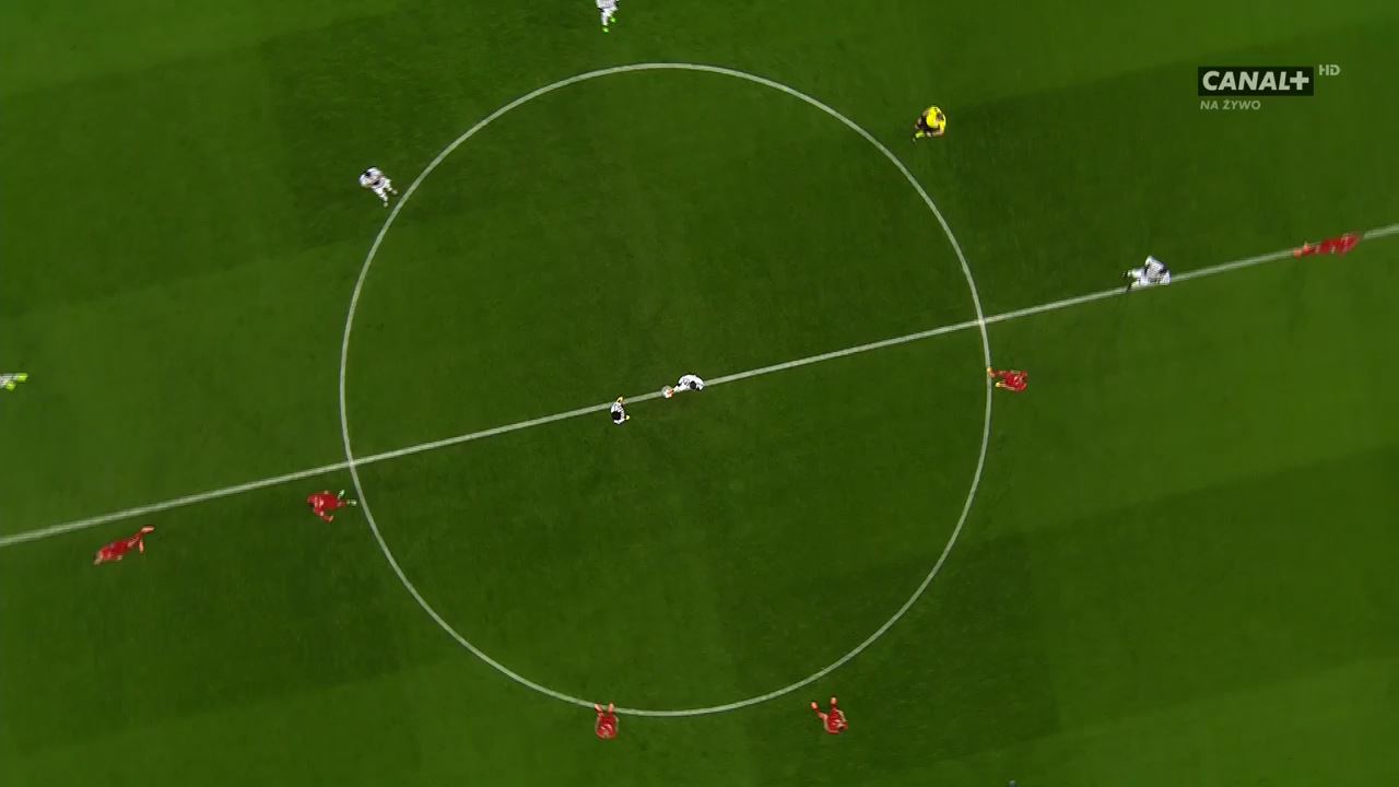 Лига Чемпионов 2015-2016  18 финала  Ответный матч  Бавария Мюнхен (Германия) - Ювентус (Италия).mkv_000226680.jpg