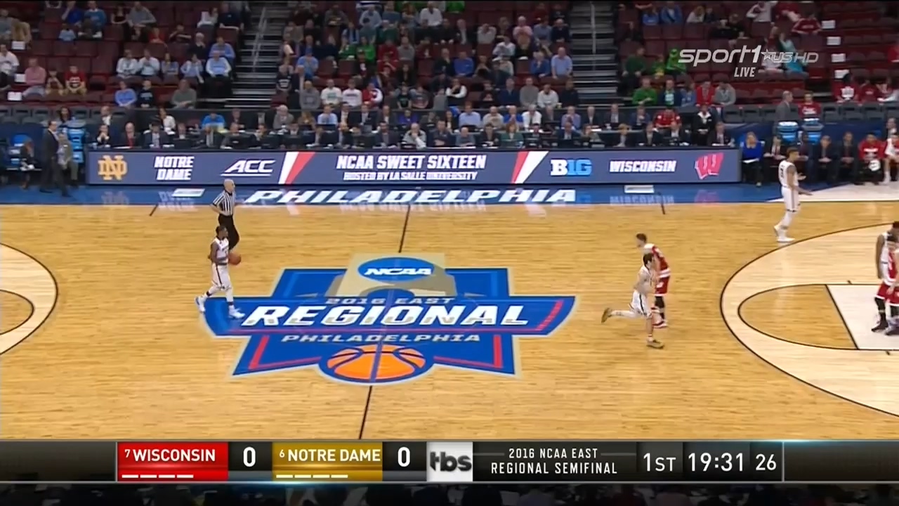 NCAAM 2015-2016  March Madness  Sweet 16®  East  25.03.2016  (7) Wisconsin vs. (6) Notre Dame.mkv_20160328_171352.437.jpg