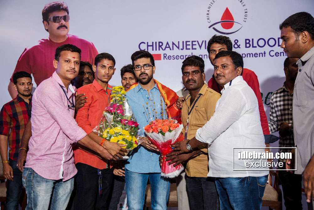 chiranjeevi-ramcharan-thanked-blooddonors5.jpg