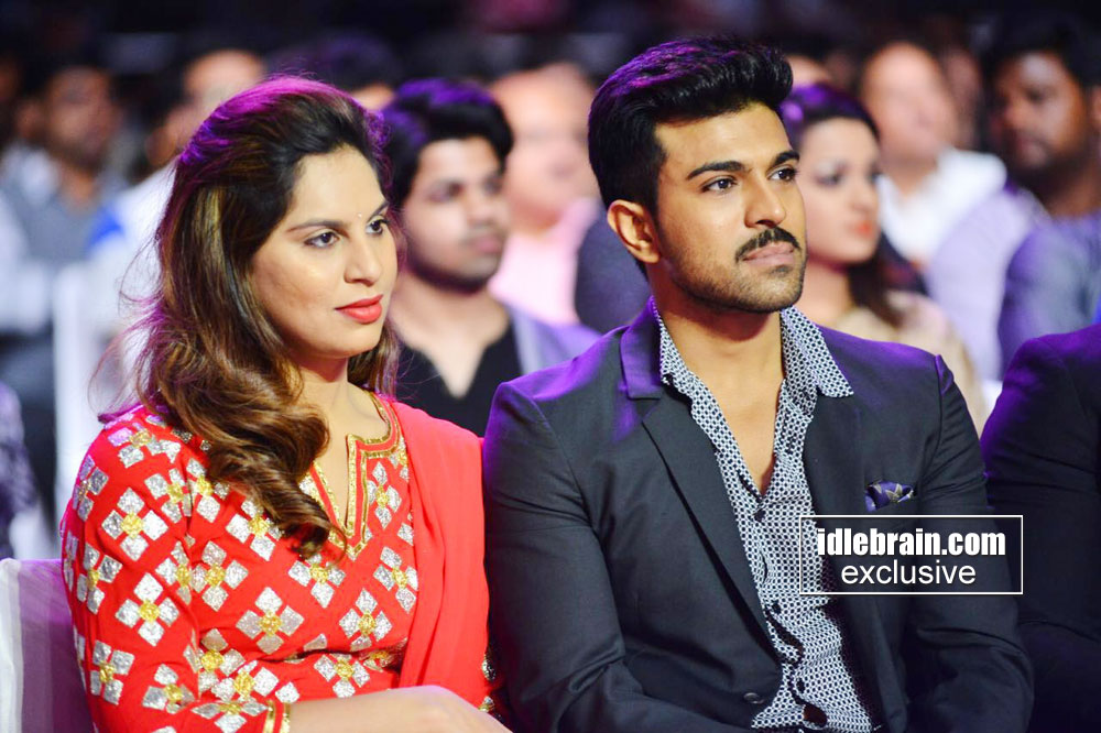 chiranjeevi-cinemaaawards20163.jpg
