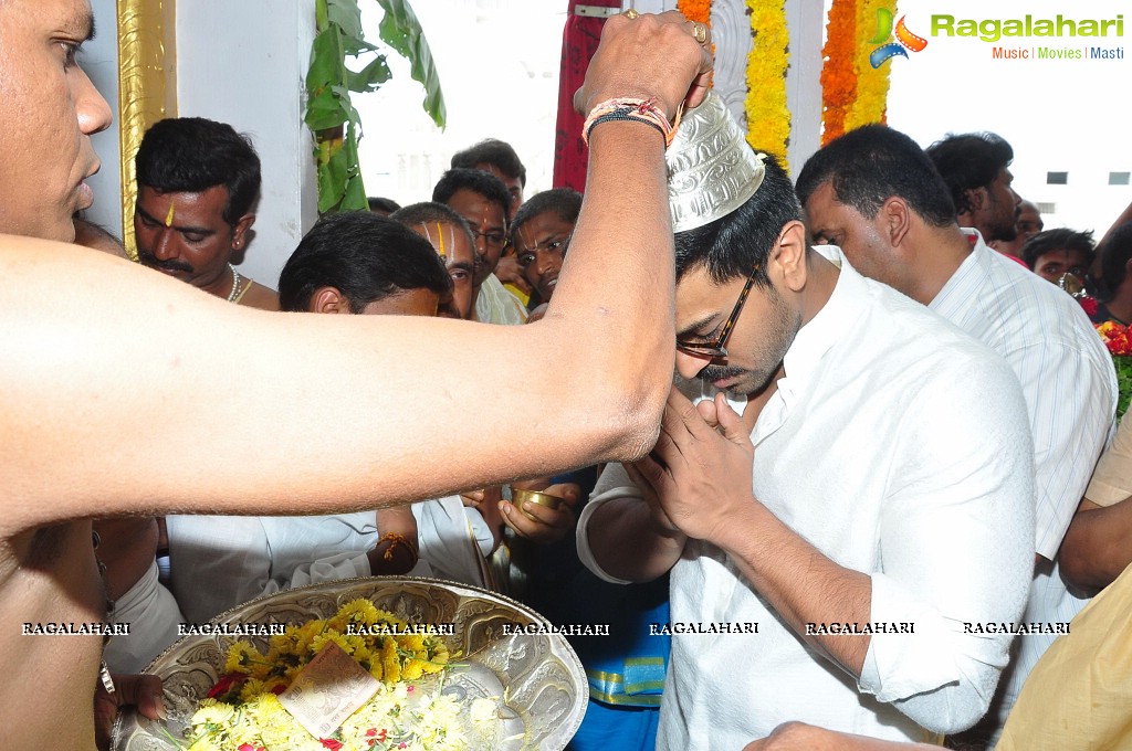 chiranjeevi-birthday-at-filmnagar47.jpg