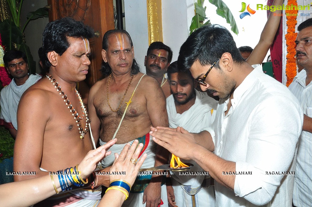 chiranjeevi-birthday-at-filmnagar34.jpg