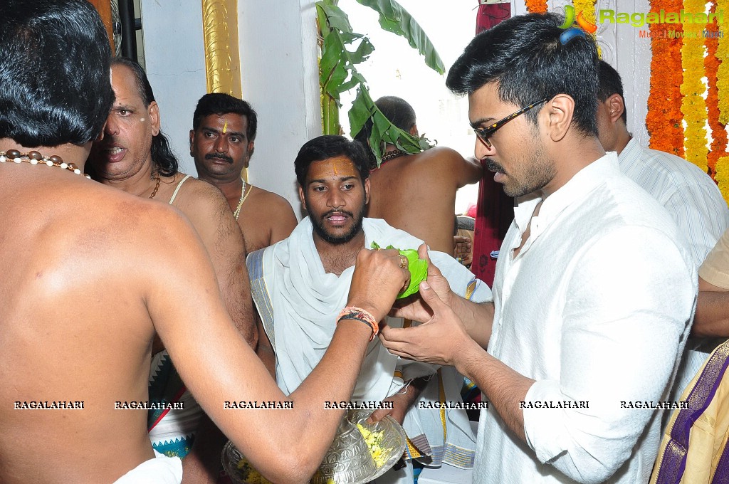 chiranjeevi-birthday-at-filmnagar37.jpg