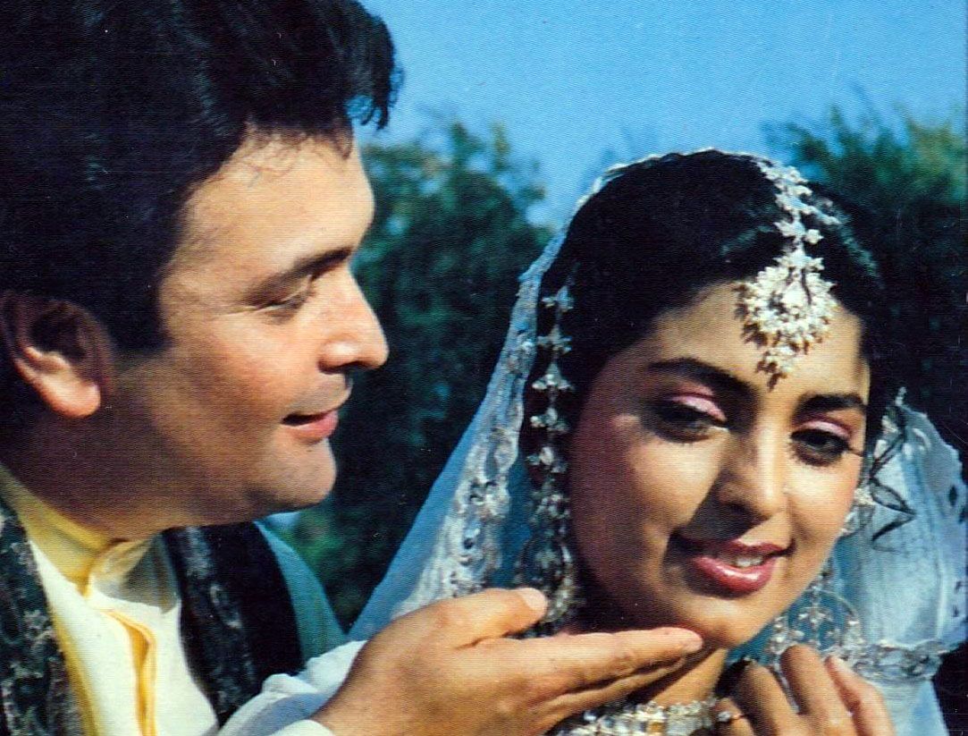 Индийские риши капур. Rishi Kapoor Джухи Чавла. Andaz 1994 Juhi Chawla.