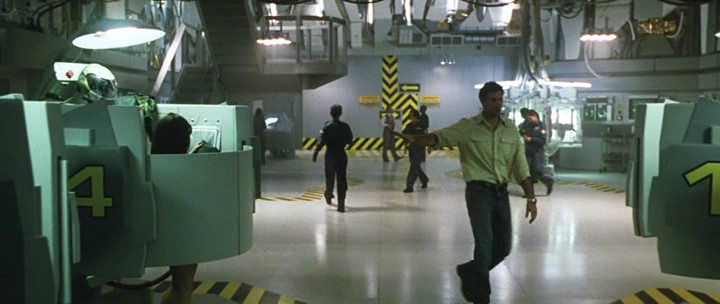 A.Sound.Of.Thunder.2005.hdrip_[2.18][(048571)13-08-25].PNG