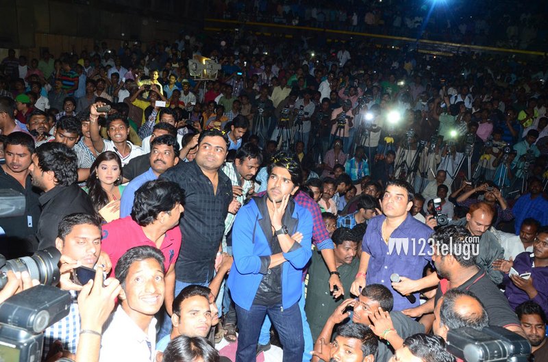 Yevadu Theatrical Trailer Launch (41).jpg