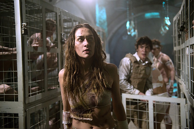 The-100-season-2-episode-15-Bellamy-Grounder-girl.jpg