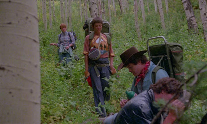 Don t go lost. Беглый дом фильм 2004. Дом духов фильм 1993. Съемки фильма дом на Озерной. Фильм про дом который огорожен грибами.