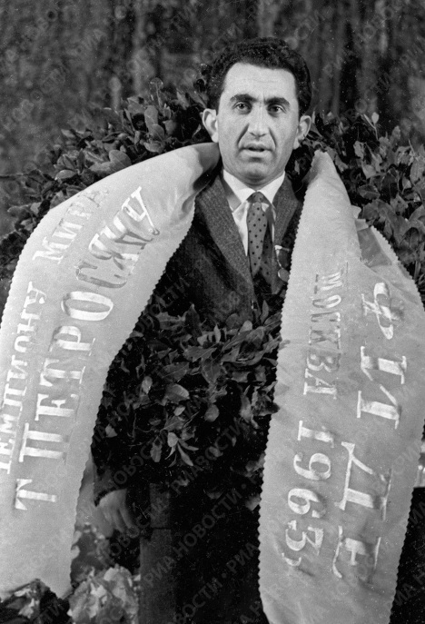 7.07Petrosyan001.jpg