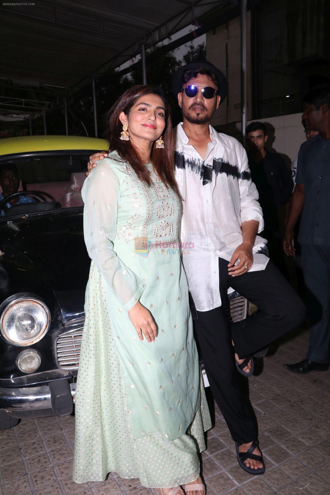 hpse_fullsize__2366523358_Irrfan Khan  Parvathy At Trailer Launch Of Film Qarib Qarib Singlle on 6th Oct 2017 (10)_59d8ab1fcd203.JPG