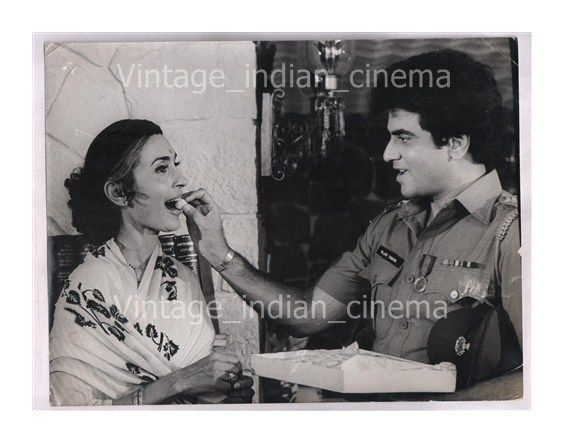 Bollywood-Actor-photo2-Jitendra-Danny-Nutan-In-Jio-aur-Jeene-_57.jpg