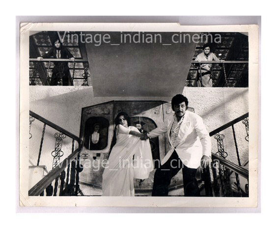 Original-Bollywood-photo-Amjad-khan-Vidya-sanjeev-In-Muqaddar-1978.jpg
