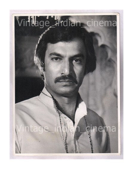 Original-Bollywood-photo-Suresh-Oberai-In-Naari-1981.jpg