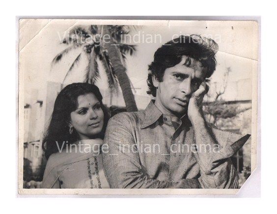 Original-Bollywood-Rare-photo-Shashi-kapoor-Zeenat-In-Vakil.jpg