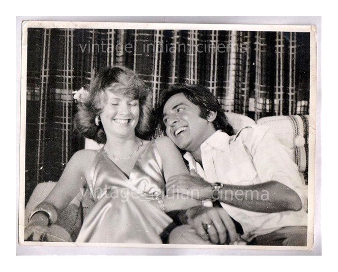 Original-Bollywood-photo-Vinod-mehra-Shelly-In-Love-in.jpg