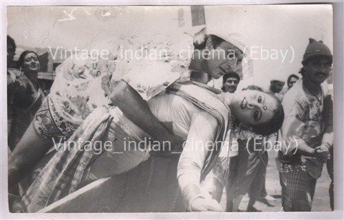 Original-Bollywood-photo-Sanjay-Dutt-Ekta-In-Fateh-1991.jpg