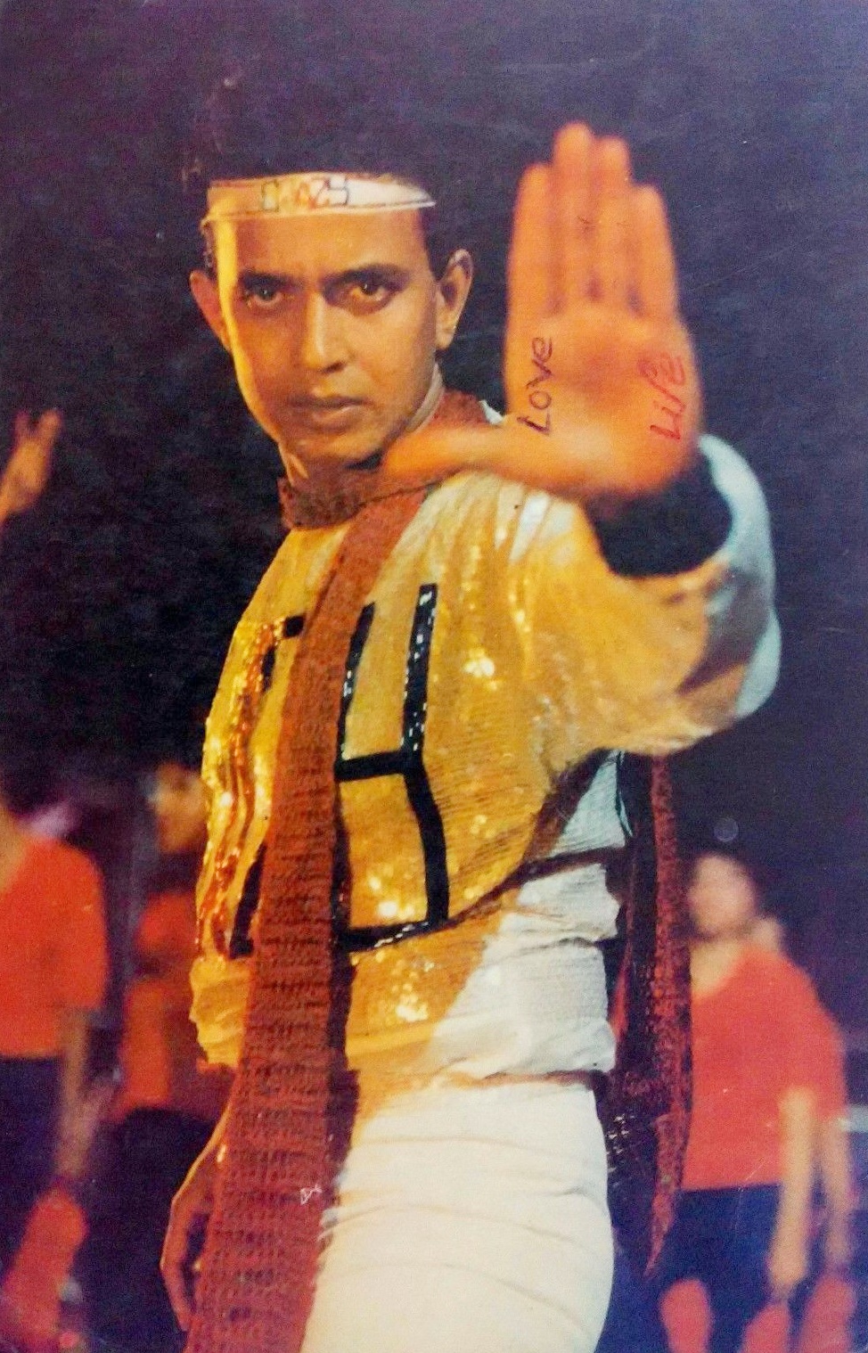 Bollywood-Actor-Mithun-Chakraborty-Rare-OLD (1).jpg