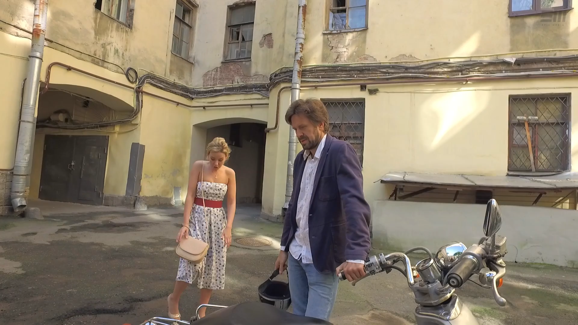 01.Milionercha.2017.WEB-DL.(1080p).Kinozal.by.Olyanchik.mkv_snapshot_41.23_[2017.11.11_21.42.41].png