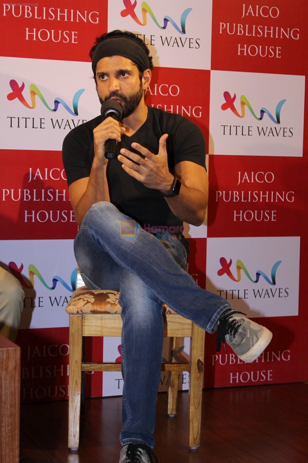 hpse_fullsize__2013602279_Farhan Akhtar at the Book Launch of Kashmir Naama on 14th Nov 2017 (18)_5a0bbe2514890.JPG