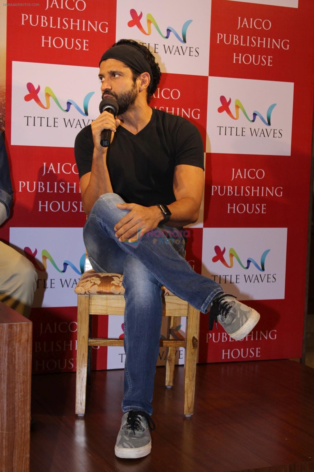 hpse_fullsize__1267897869_Farhan Akhtar at the Book Launch of Kashmir Naama on 14th Nov 2017 (21)_5a0bbe2751d7c.JPG