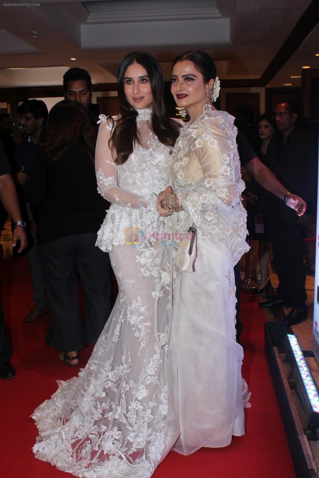 hpse_fullsize__2390996295_Kareena Kapoor, Rekha at the Red Carpet Of Filmfare Glamour  Style Awards on 1st Dec 2017 (415)_5a22478f6f916.JPG