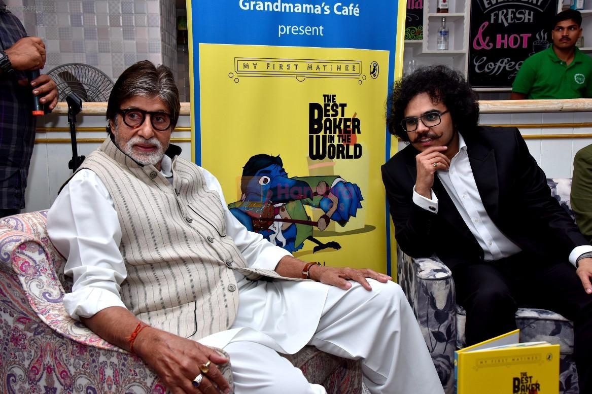 hpse_fullsize__3323171525_Amitabh Bachchan at the launch of Raja Sen_s Book My First Matinee The Best Baker In The World on 5th Dec 2017 (3)_5a281feea9d26.jpg